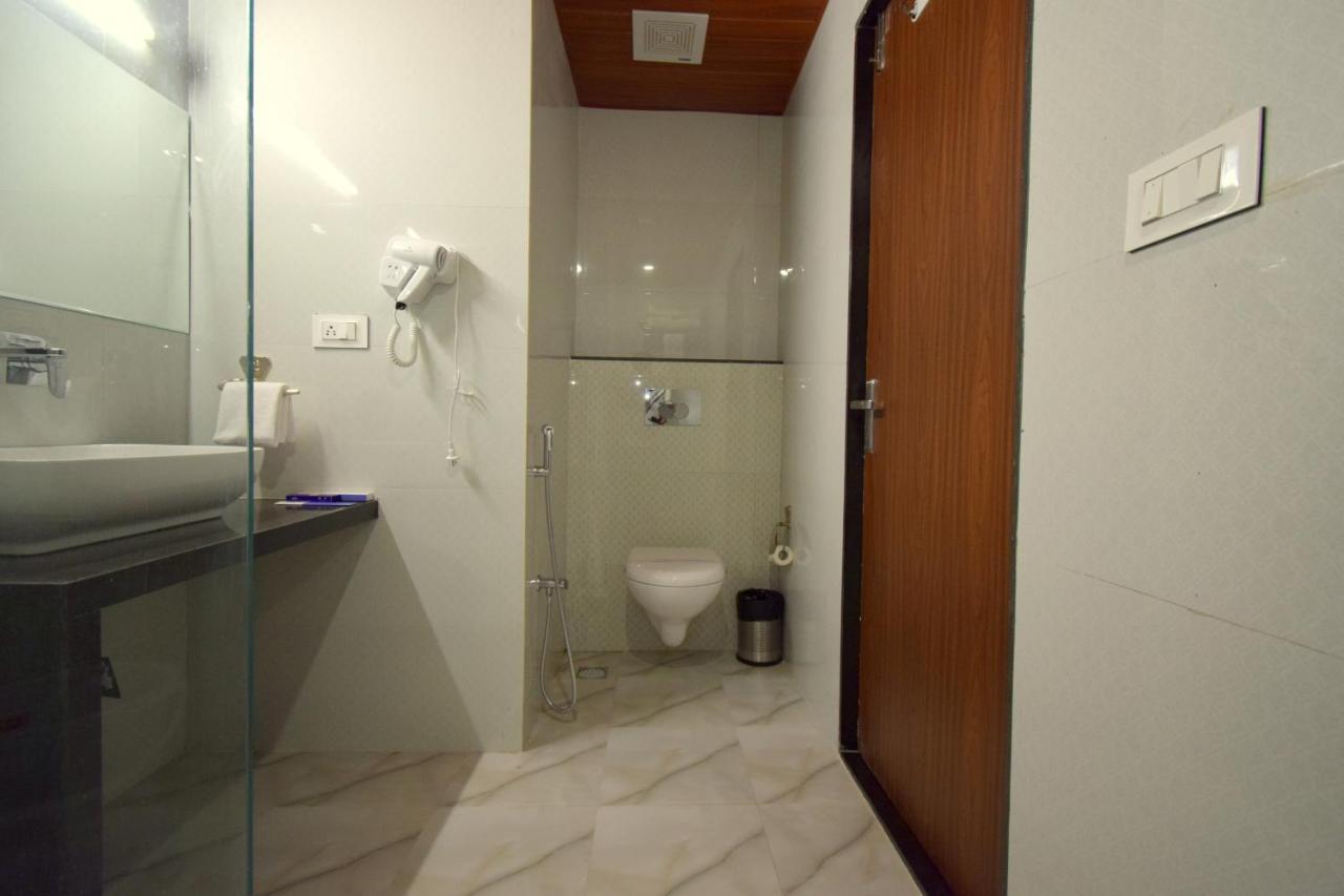 The Sky Imperial - Shahi Hotels & Resort Nathdwara Bagian luar foto