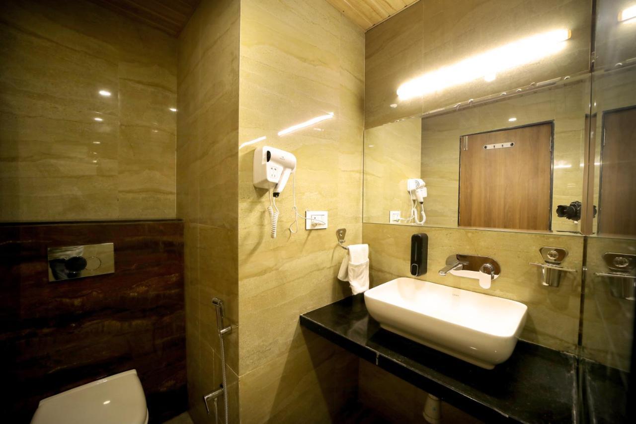 The Sky Imperial - Shahi Hotels & Resort Nathdwara Bagian luar foto